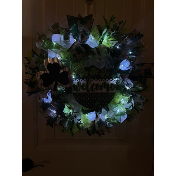 Handmade St. Patrick’s Welcome Ribbon Prelit Wreath 22 ins LED W6 - Picture 2 of 9